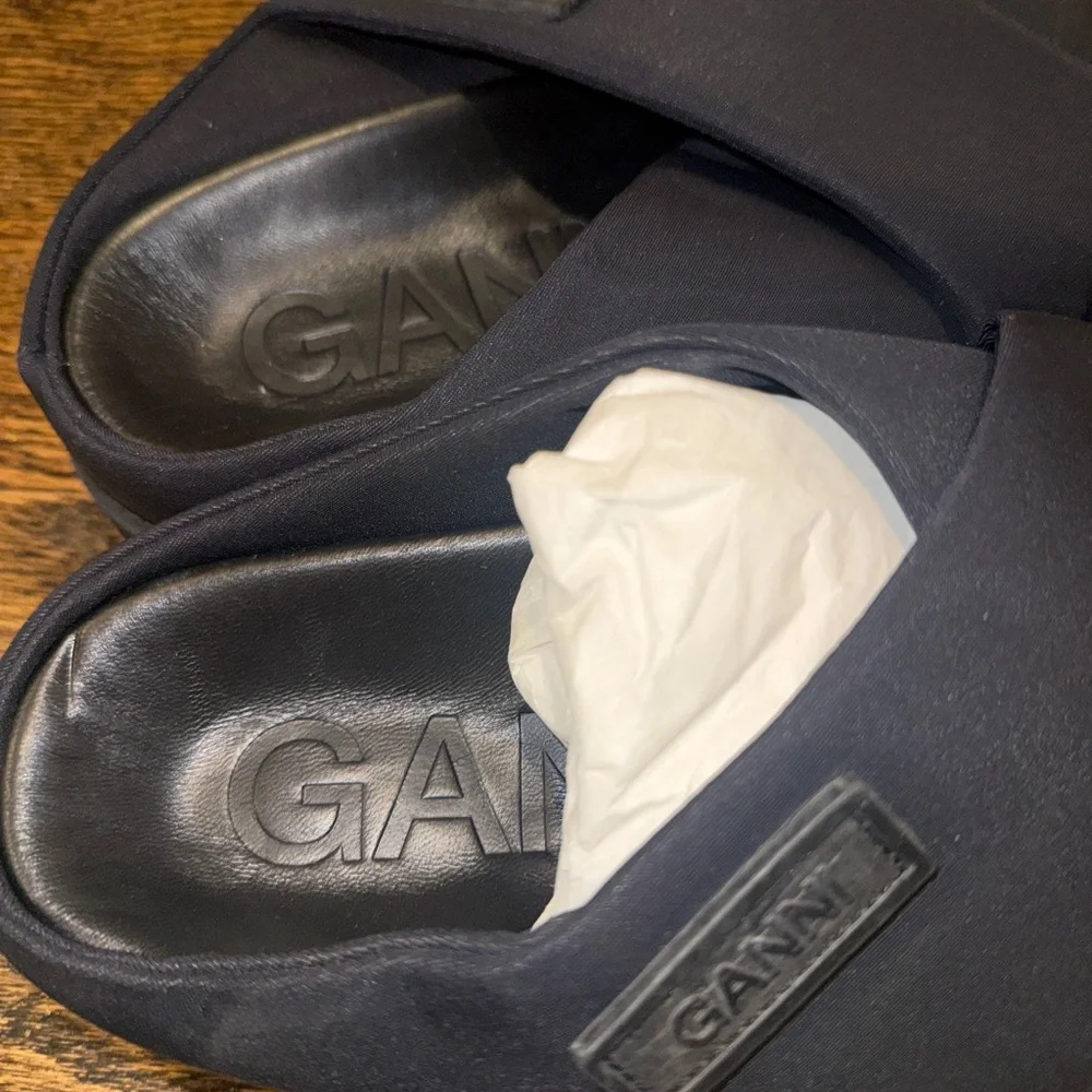 Ganni woman’s  Black Crossover Platform Slides Sz 42